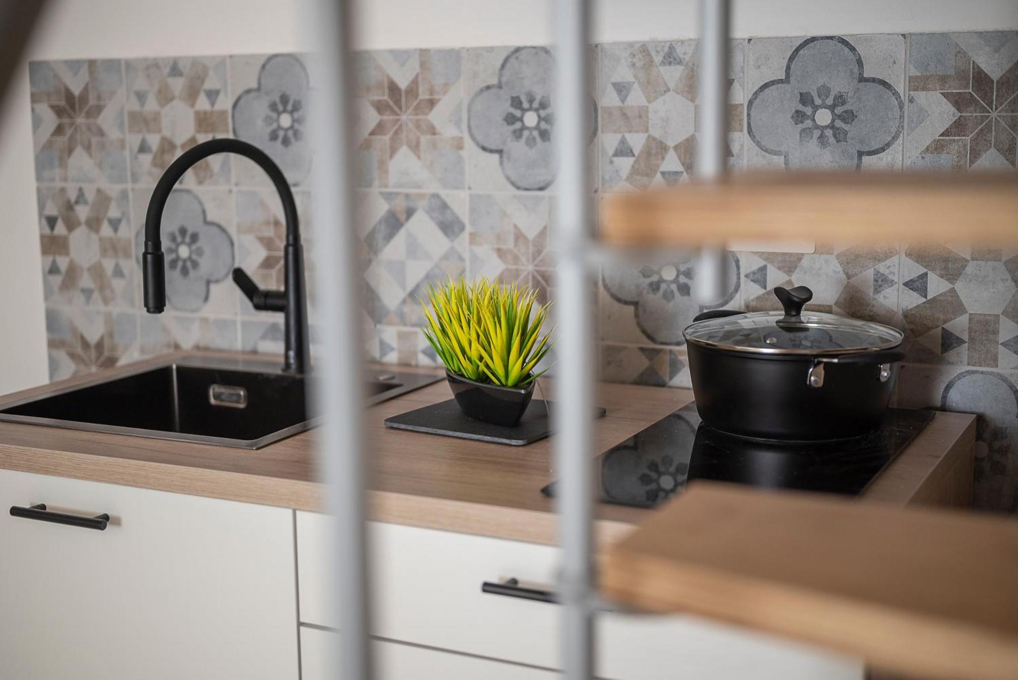Asmara Exclusive "Loft Industrial" Apartment Бриндизи Екстериор снимка