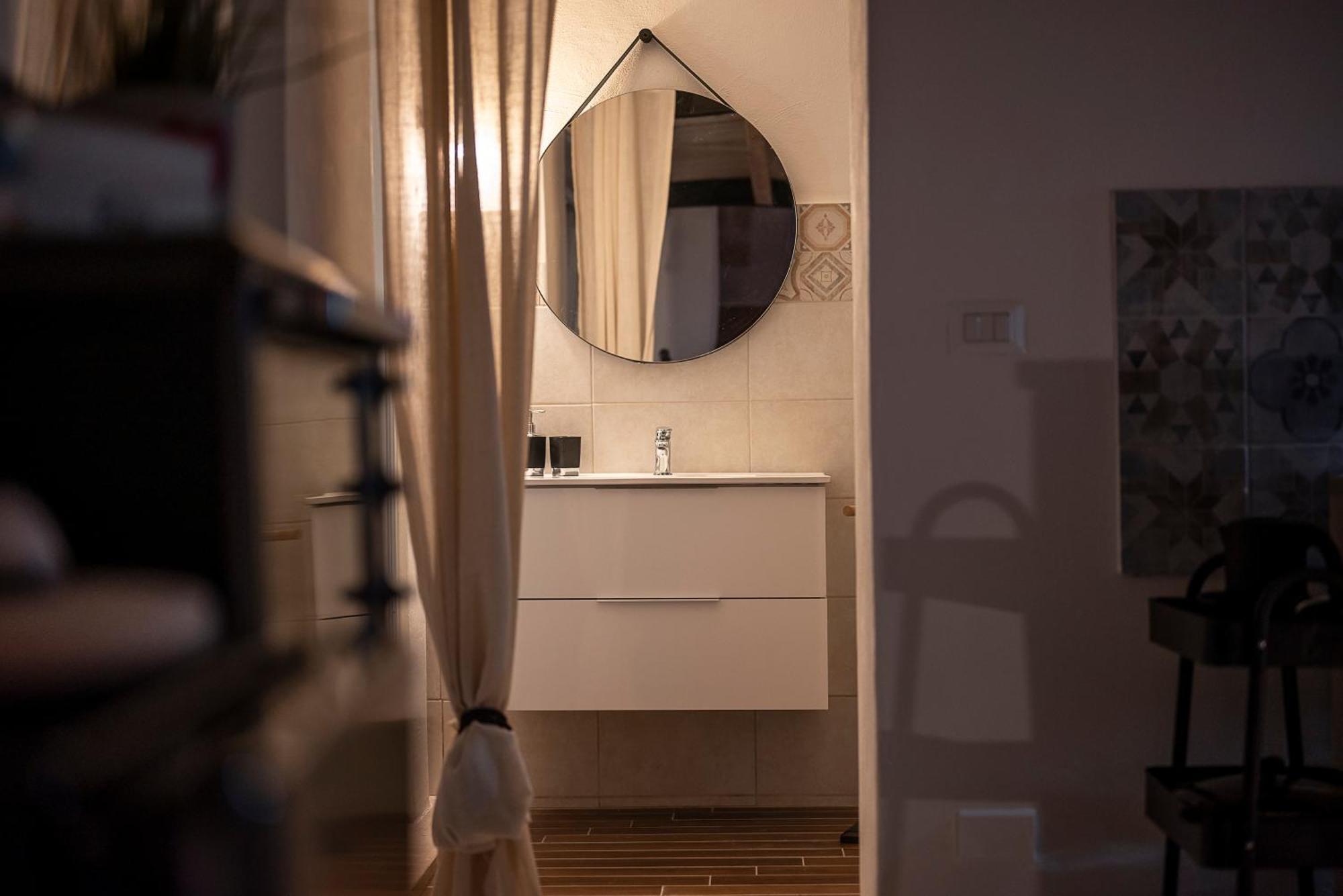 Asmara Exclusive "Loft Industrial" Apartment Бриндизи Екстериор снимка
